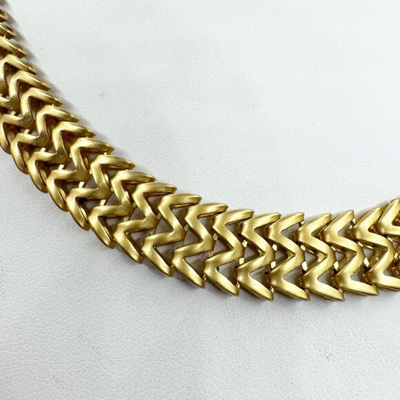 Monet Vintage Gold Tone Tank Tracks Collar Choker Necklace 16” Signed Moghul - Picture 6 of 10